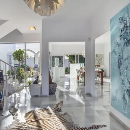 Villa Stunning 6bedrooms Marbella With By Lodgerstrip