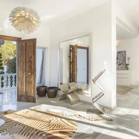 Villa Stunning 6bedrooms Marbella With By Lodgerstrip