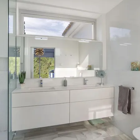 Stunning 6bedrooms Marbella With By Lodgerstrip * Estepona