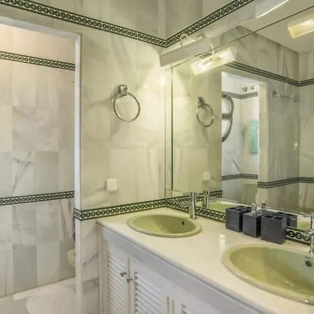 Stunning 6bedrooms Marbella With By Lodgerstrip אסטפונה